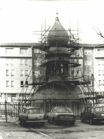 Turmhelm für die Oberkirche wird hergestellt, Mitte März 1988, Fotograf Peter Letsch