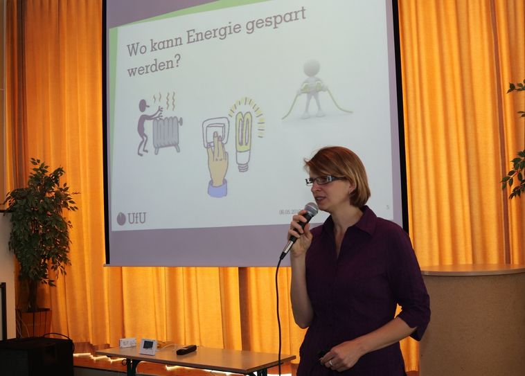 Marlies Bock vom UfU e.V. erläuterte das Projekt. Fotos: Stadtverwaltung