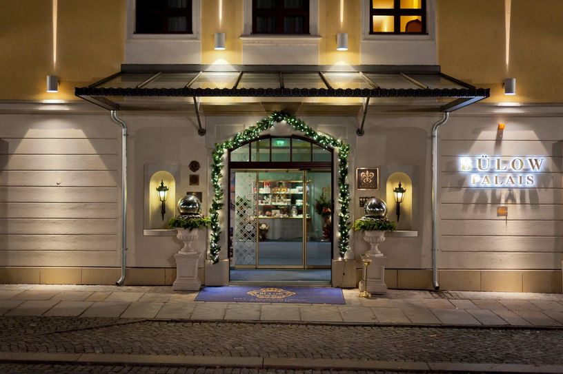 Relais & Châteaux-Hotel Bülow Palais, Hoteleingang. Foto: Sebastian Thiel