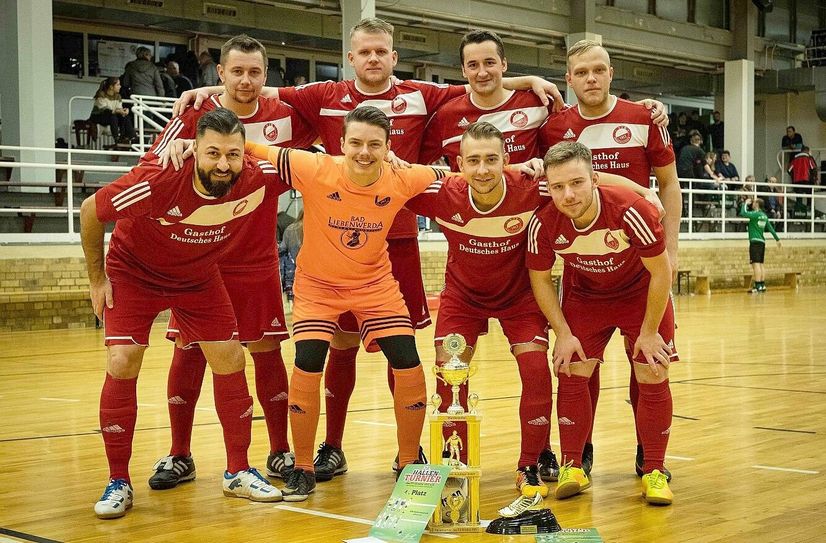 Die Jungs des VFB Hohenleipisch sind die amtierenden Täger des Wanderpokals.