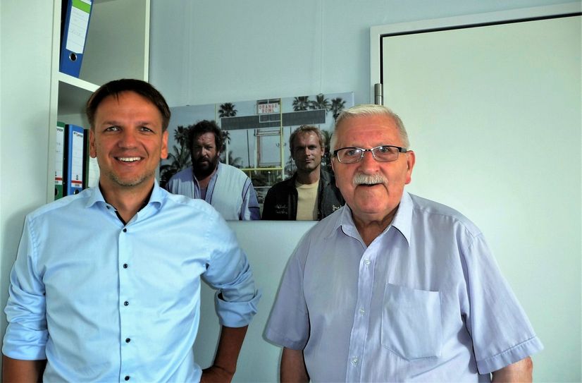 Klaus Fiedler (re.) wenige Tage vor seinem Jubiläum zu Gast bei Sebastian Vogel (li.) in Dresden.