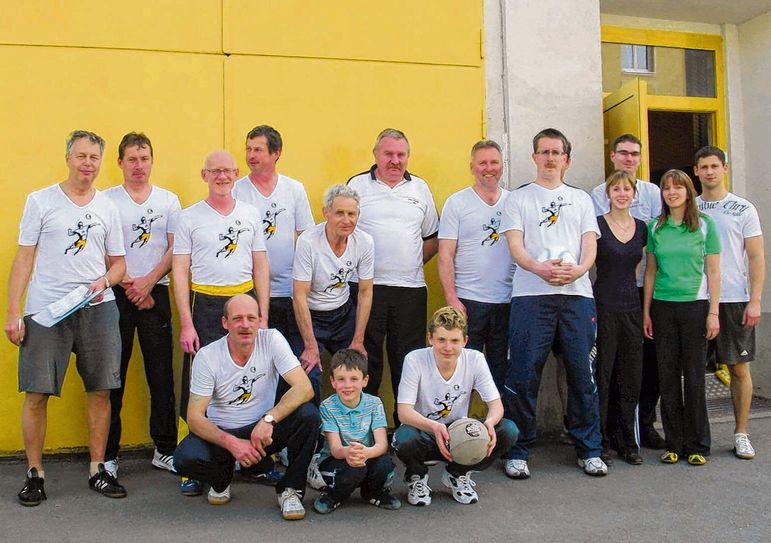 Die Großenhainer Faustballer freuen sich auf viele Besucher beim Familienfest am 3. April, ab 10 Uhr.  Foto: Verein