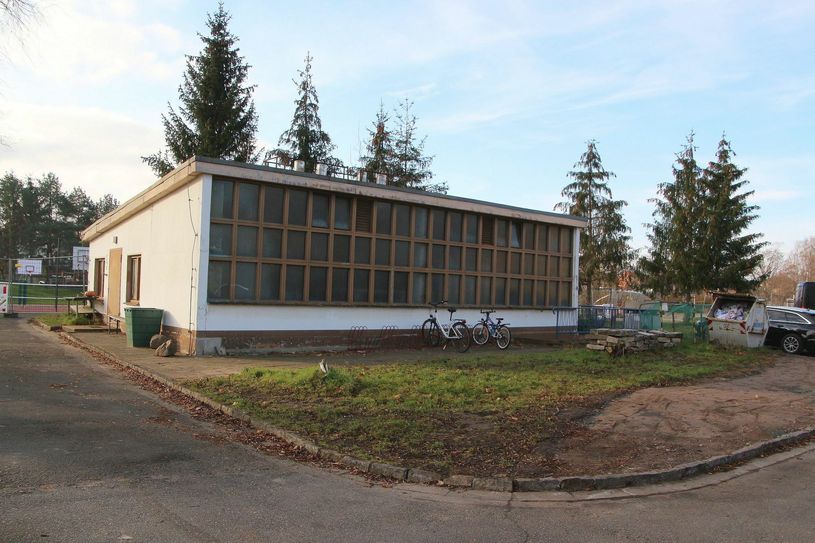 Auf dem Areal des alten Heizhauses soll im nächsten Jahr die neue Sporthalle gebaut werden.