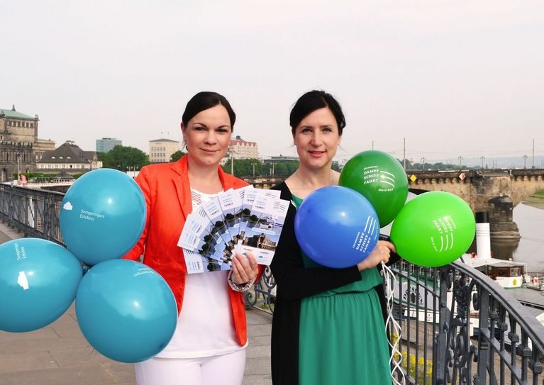 Cathleen Moosche von Semperoper Erleben (li.) und Katja Novotny von der Sächsischen Dampfschiffahrt. Foto: PR