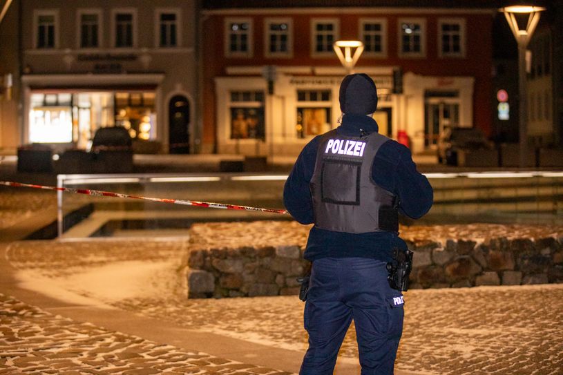 Auf dem Altmarkt in Bischofswerda ist es zu einer Auseinadersetzung gekommen, die für eine Person tödlich endete.