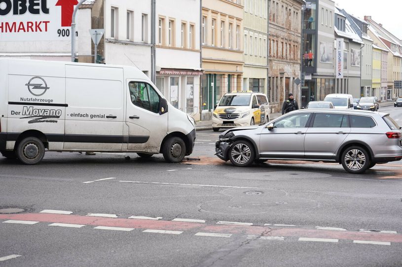 Wegen eines Unfalls kam es heute Vormittag zu Verkehrseinschränkungen auf der Vogelkreuzung.