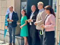 (v.l.n.r.) Landrat Dr. Stephan Meyer, Katharina Domschke (IHK Dresden Geschäftsstelle Görlitz-Zittau), Christoph Duscha (Kanzler der Hochschule Zittau Görlitz, Andreas Mannschott (1. stellvertretender Oberbürgermeister der Stadt Zittau), Antje Klose (Leiterin der Abteilung für Strukturwandel, Wirtschaftsförderung und Internationale Beziehungen)