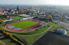 Für das Leichtathletik-Stadion »Pausitzer Delle« werden Ideen für eine neues Reinigungskonzept gesucht, vorerst stimmen die Stadträte - auch aus Zeitnot - dem geplanten Konzept zu.
