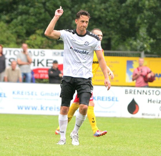 Der Torschütze zum 1:0 für Bautzen jubelt über seinen Treffer. Foto: Torsten Zettl