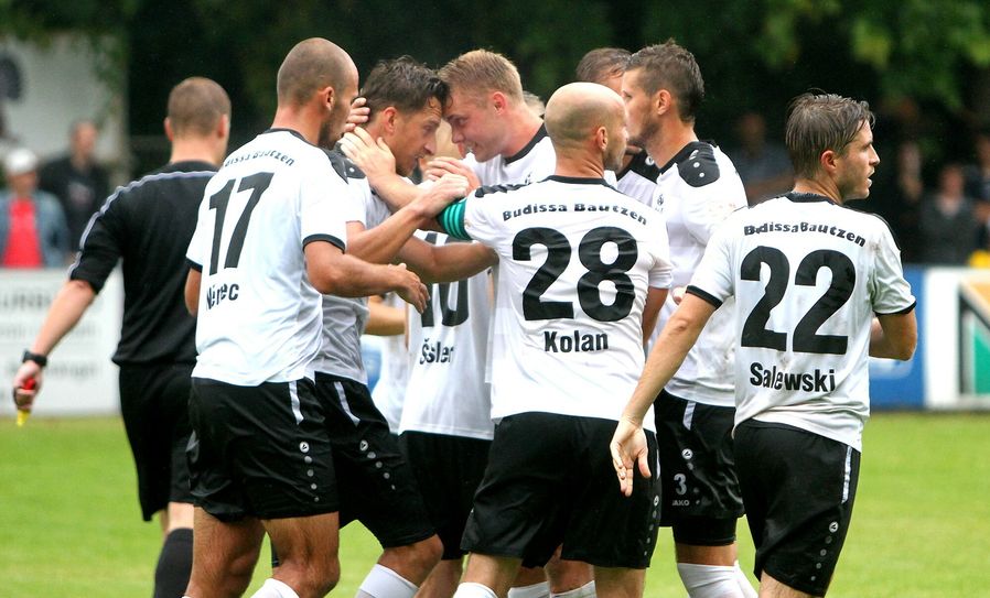 Budissa Bautzen konnte endlich jubeln nach 86 torlosen Spielminuten. Foto: Torsten Zettl