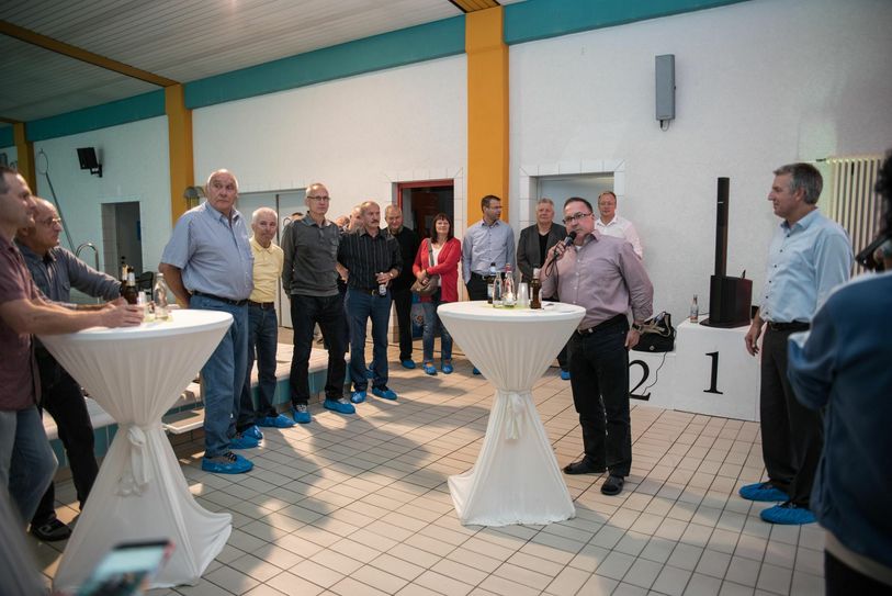 Offizielle Runde zum Jubiläum des Delphinbades. Foto: Spreewelten Bad