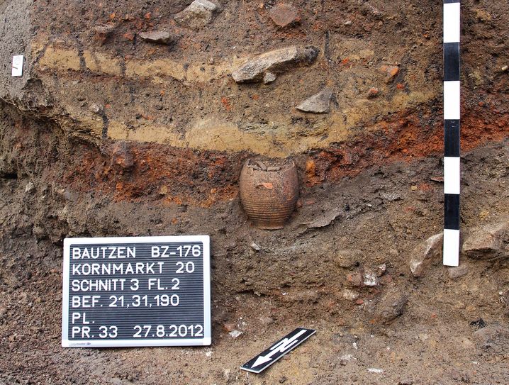 Detail eines Profils der Ausgrabung BZ-176 (Kornmarkt 20). Foto: © Landesamt für Archäologie Sachsen