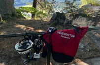 Nur mit den Spezialisten der Höhenrettung Heidenau konnten die Glutnester in den Felsspalten gefunden und gelöscht werden.