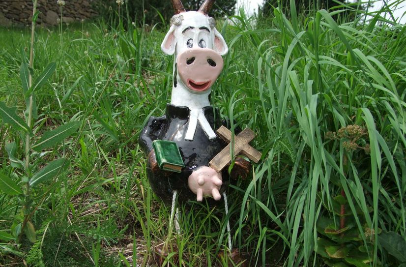 Von den zwölf Tierfiguren wurden zuletzt einige zerstört. Auch diese beiden erwischte es. Mittlerweile stehen aber neue Figuren vor der Bäckerei Böhme sowie vor der Grünberger Kirche.