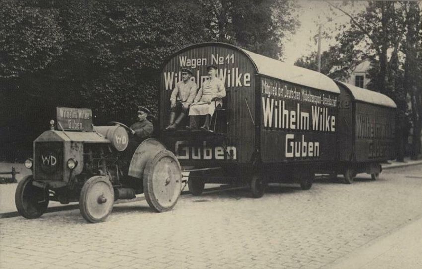 So wurden früher Umzüge gefahren. Foto: Firmenarchiv