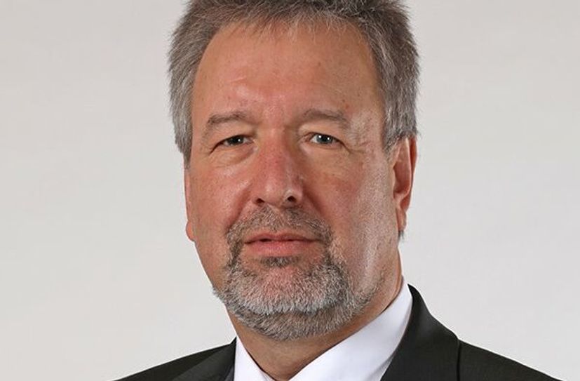 Gerald Svarovsky ist Honorarprofessor an der Staatlichen Studienakademie Bautzen und Berater für Kommunal-, Haushalts- und Arbeitsmarktpolitik.