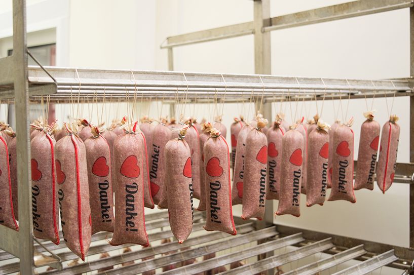Die Danke-Salami wird im November verkauft. Foto: Fleischerei Richter