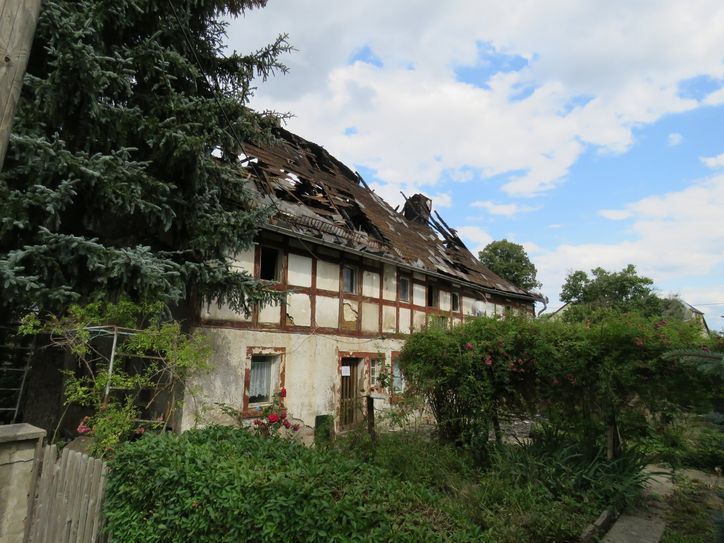 Am 12. Juli brannte das Haus einer 88-jährigen Arnsdorferin ab.
