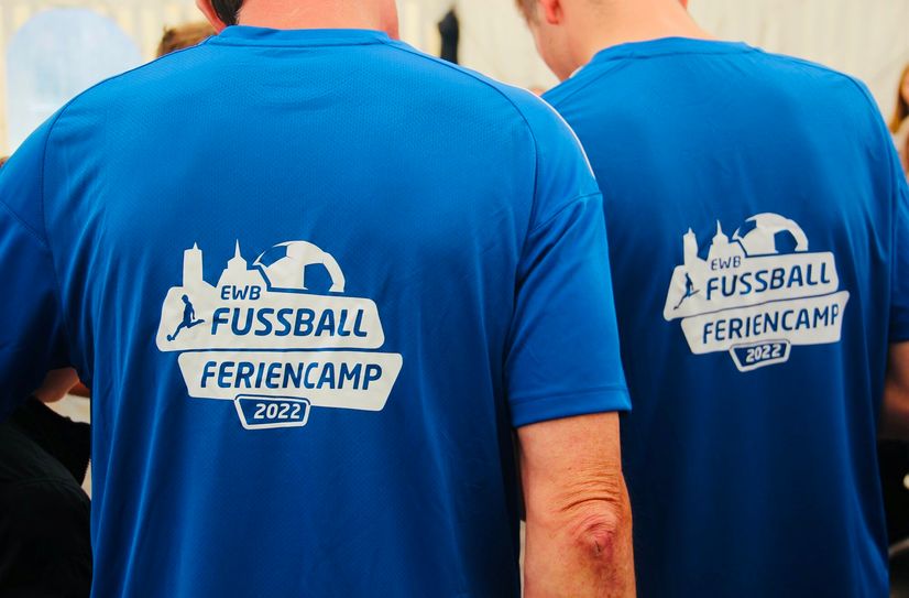 Das EWB Fußballferiencamp lädt auch in diesem Jahr wieder ein.