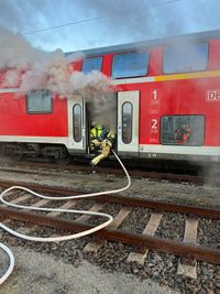 Auf dem Cottbuser Bahnhofsgelände hat es in einem Waggon gebrannt.