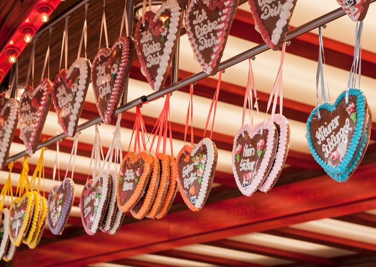 Ganz langsam beginnt mit dem Weihnachtsmarkt in Hermsdorf die Weihnachtssaison in der Region. Foto: Pixabay