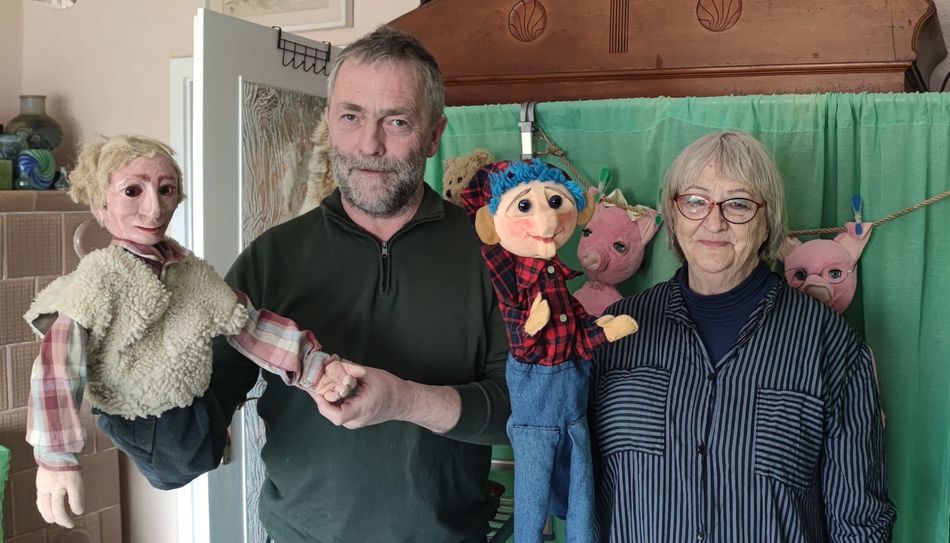 Für Musemsleiter Ralf Uschner ist Karin Heym eine wichtige Partnerin, um das Puppentheater in Elbe-Elster zu präsentieren.