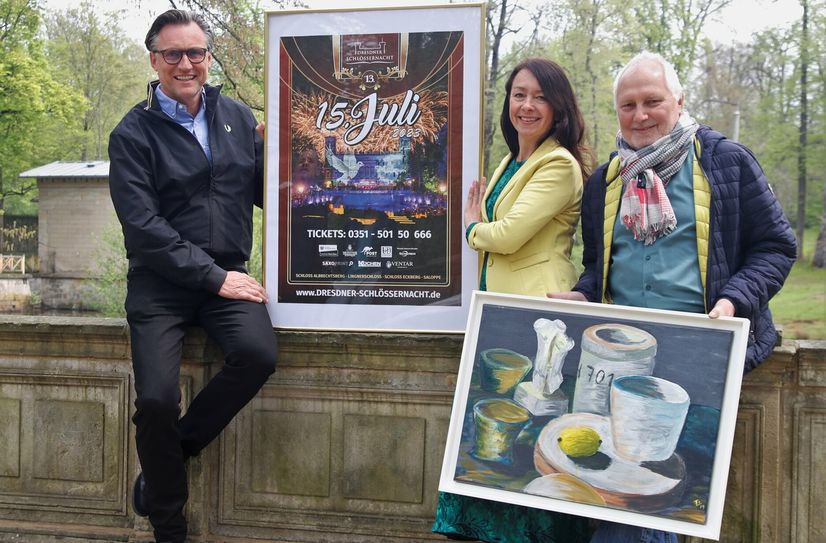 (vl) Mirco Meinel, Sylvia Grodd und Uli Finger mit einem eigenen Bild.