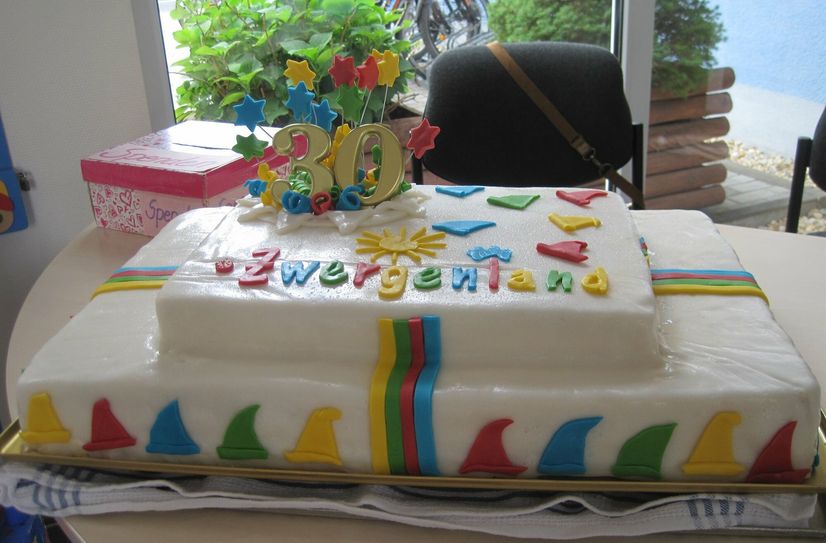 Zum Geburtstag gab’s natürlich auch eine Torte.