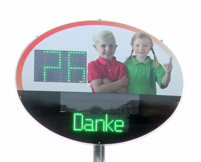 Neues Verkehrsmessschild / Foto: ali