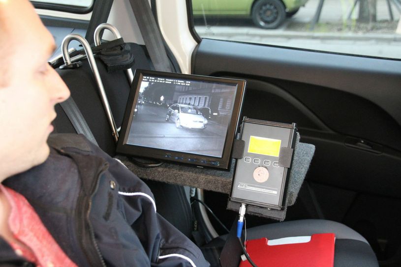 BLITZ hats gemacht: Beim Cottbuser Ordnungsamt sind derzeit zwei mobile Blitzerfahrzeuge im Einsatz. Foto: jho