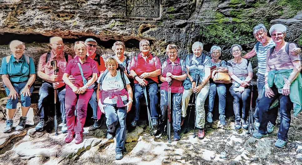 Mitglieder des Kneipp Verein Meißen bei einem Wanderausflug im Amselgrund 2024.
