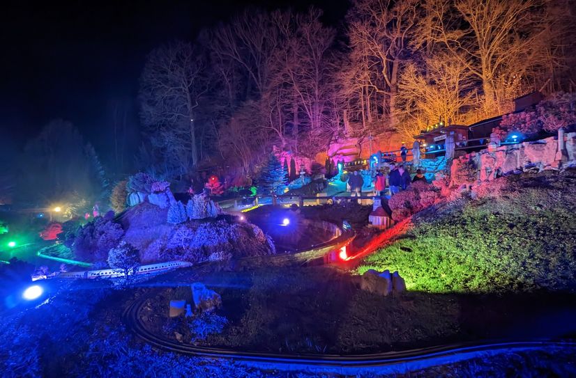Die »Kleine Sächsische Schweiz« wird eingetaucht  in leuchtende Farben.