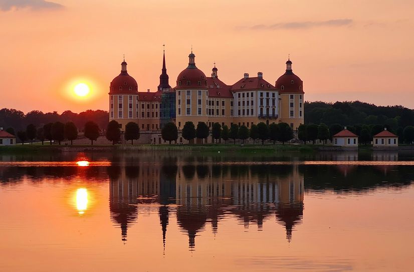 Sonnenuntergang am "Aschenbrödel-Schloss".