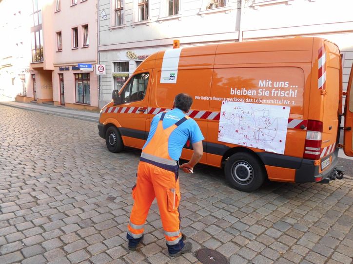 Im Vorfeld der Spülung hatten LWG-Mitarbeiter 130 wassertechnische Anlagen, wie z.B. Hydranten und Absperreinrichtungen, in Cottbus-Mitte überprüft. Foto: LWG