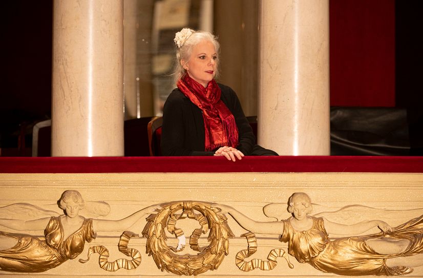 Corinna Jarosch führt durch das Programm.