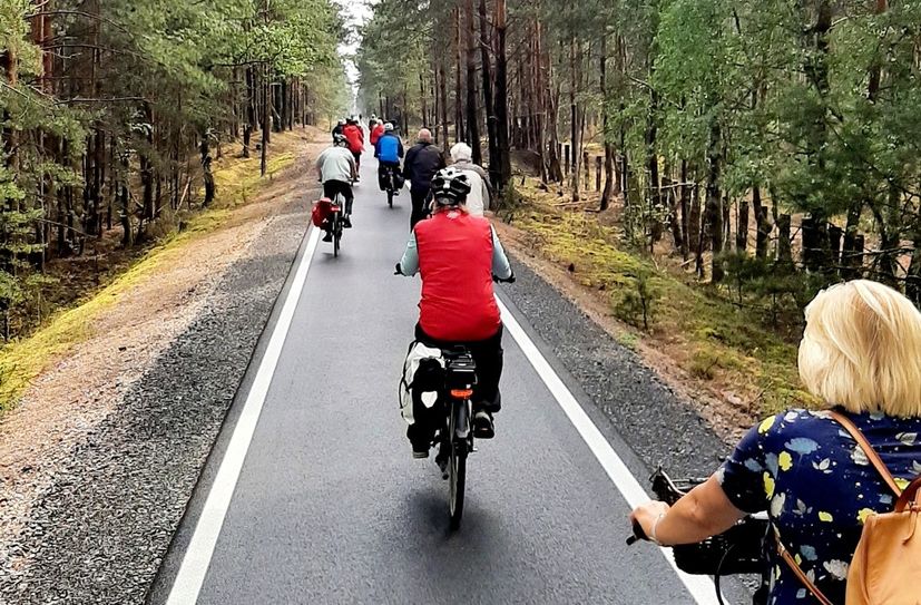 Mir einer Sternfahrt wurde der Heideradweg eingeweiht.
