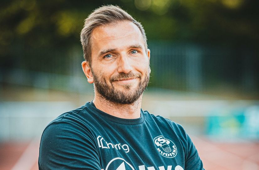 Stefan Richter trainiert die 1. Männermannschaft der FSV Budissa Bautzen.