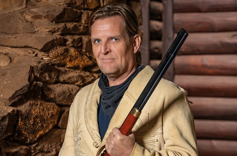 Sascha Gluth schlüpft in die Titelrolle von »Shatterhand«.