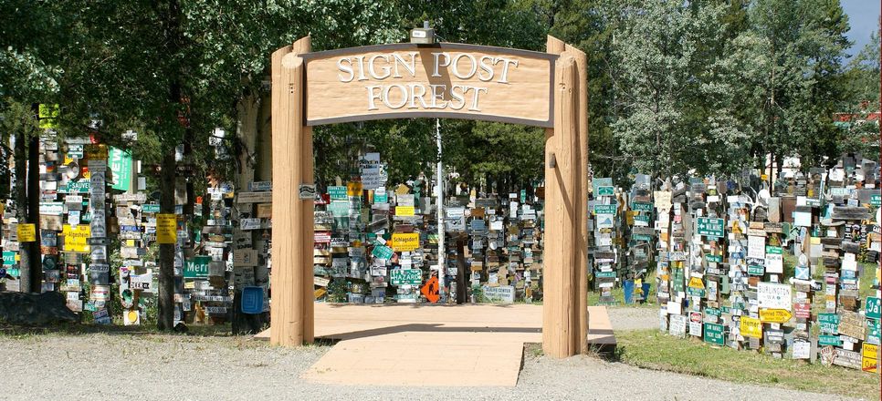 Ein Schilderwald mit mehr als 72.000 Ortseingangsschilder. Foto: privat
