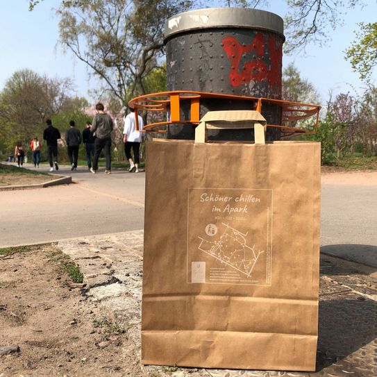 "Wegweisende" Tüte, ´gratis erhältlich. Foto: Blaurock