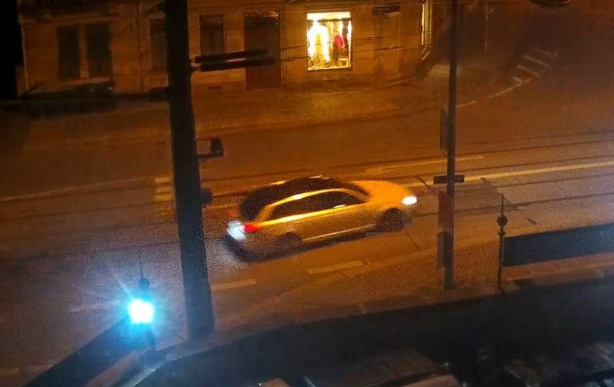 Heller Audi A6 (Bj 2016) mit dunklem Dach - das Auto, mit dem die Räber am 25. November geflohen sind. Foto: Polizei