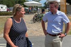 Bürgermeister Hendryk Balko im Gespräch mit Staatsministerin Barbara Klepsch.