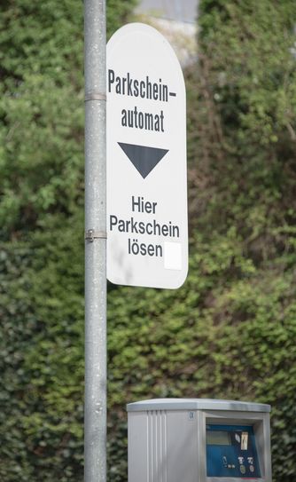 Mit den neuen Automaten kann in Zukunft auch mit dem Smartphone bezahlt werden. Foto: Michael Schwarzenberger/pixabay