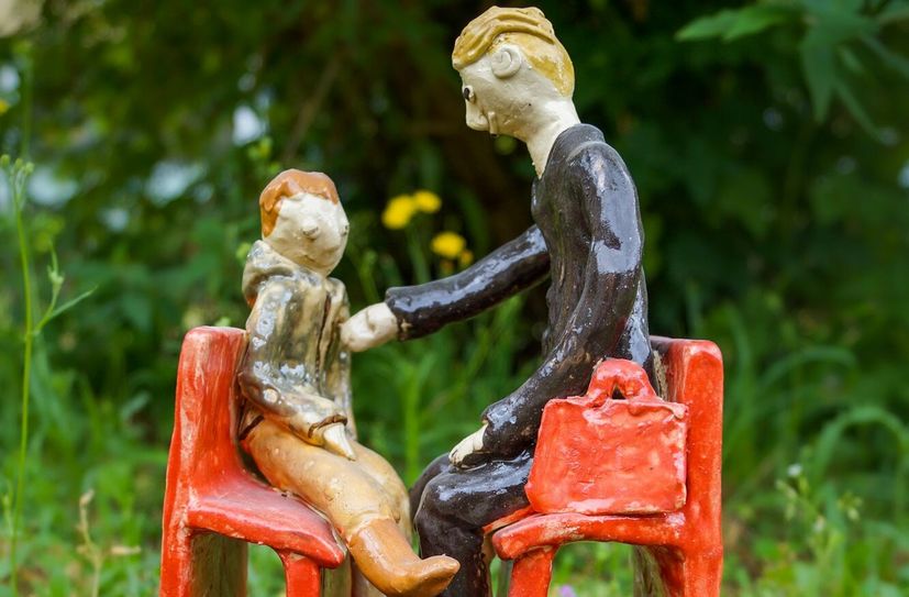 Die EMIL-Keramikfigur wurde an der JugendKunstschule gefertigt.