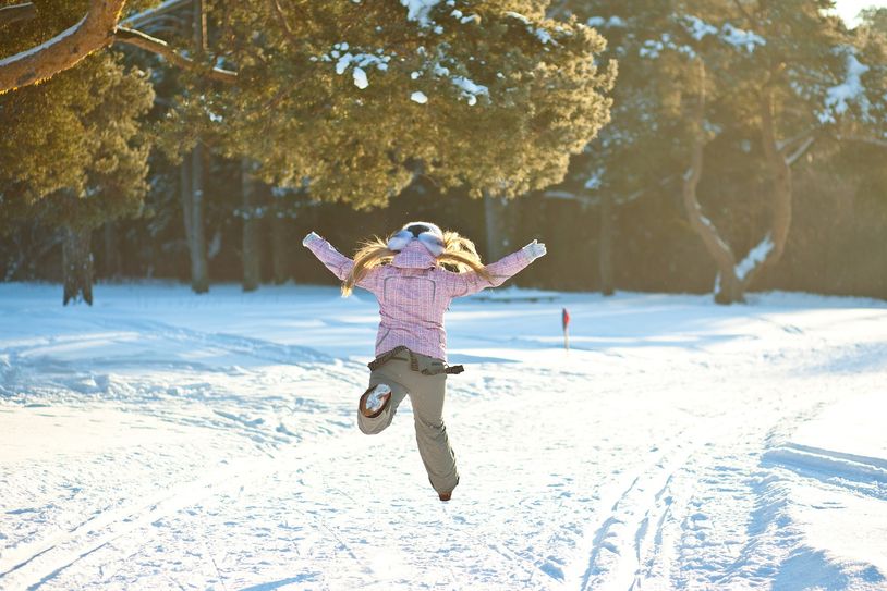 Bewegung an der frischen Luft ist gerade jetzt im Winter ratsam. Foto: anvel/Pixabay
