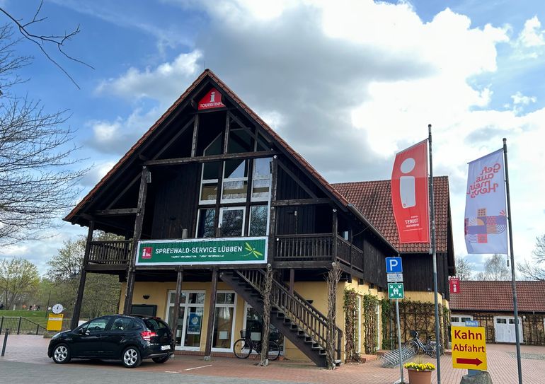 Angebote und Services vor Ort in dder Tourist-Info Lübben.