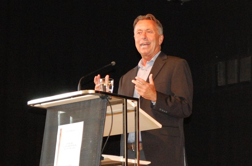 Prof. Dr. Norbert Bolz referierte am 3. Juli zu »75 Jahre Grundgesetz« in der Herderhalle Pirna.