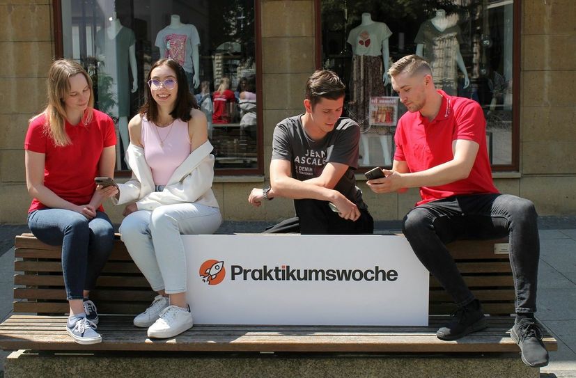 Unter dem Motto »5 Tage, 5 Berufe und 5 Unternehmen« haben Schüler während der „Praktikumswoche Dahme-Spreewald“ die Gelegenheit, sich in Berufen aus zahlreichen verschiedenen Berufsfeldern aktiv auszuprobieren.