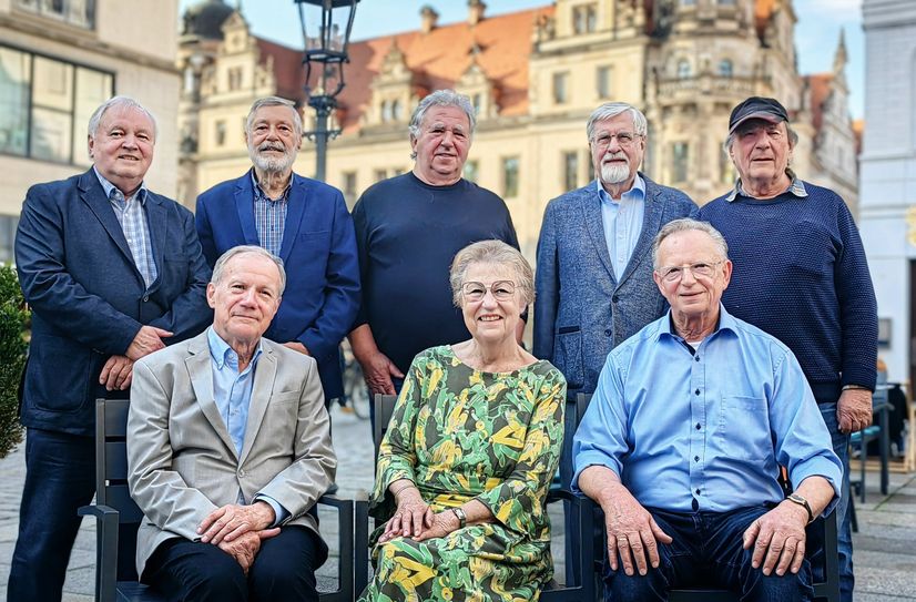 Stadträte der ersten Stunde: In der Reihe unten v.l.: Dr. Helfried Reuther, Evelyn Müller, Dr. Herbert Wagner. In der oberen Reihe v.l.: Dietmar Haßler, Jürgen Eckhold, Klaus-Dieter Rentsch, Dr. Jürgen Olbricht, Dr. Georg Böhme-Korn.