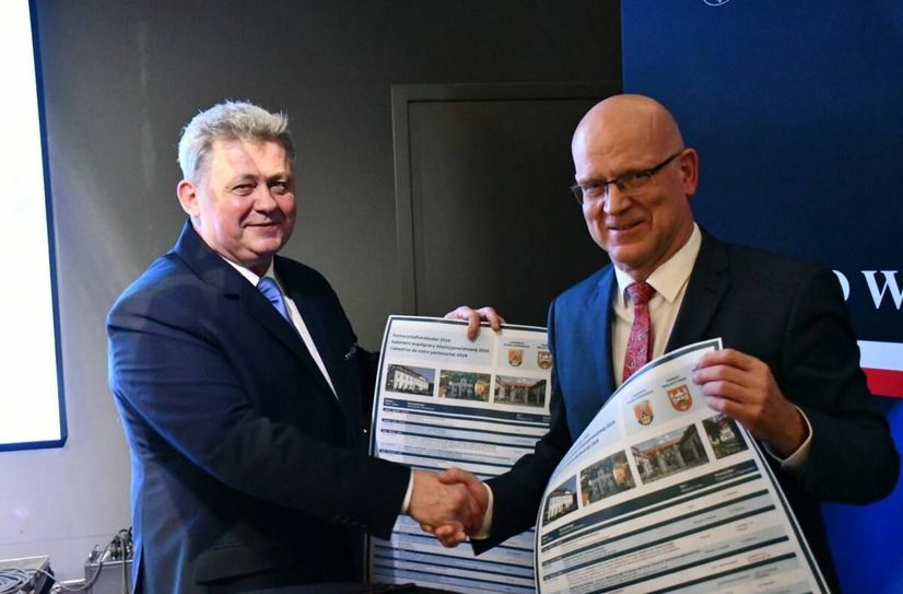 Landrat Stephan Loge (re.) und sein polnischer Amtskollege Jacek Skrobisz (li.).